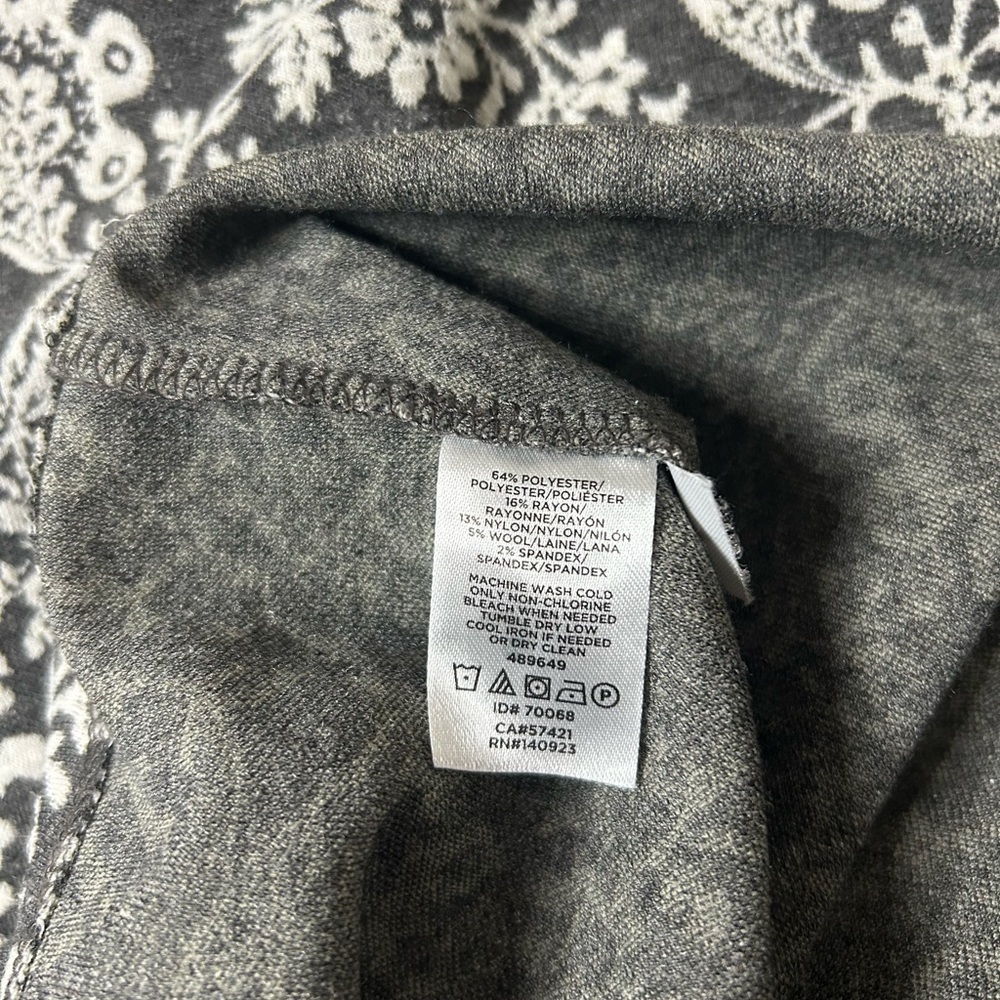 Loft Gray Shift Dress Floral Pattern Medium Length Long Sleeve Size Petite Small - Picture 4 of 5